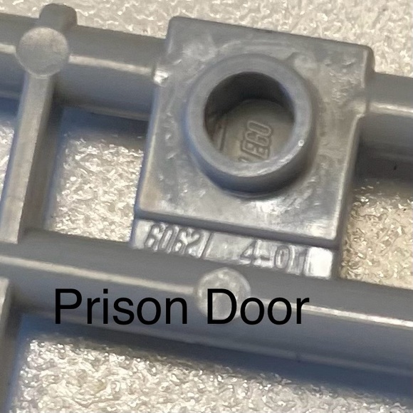 LEGO City Police Replacement Pieces - Doors 60621, Bars 30055, Plate 4151 - Picture 4 of 14